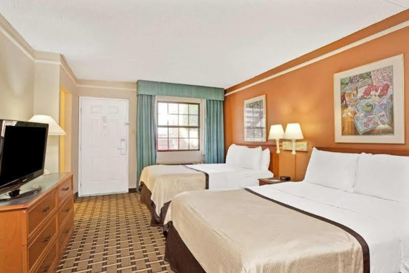 Red Roof Inn Houston North - Fm1960 & I-45 Westfield Exterior foto