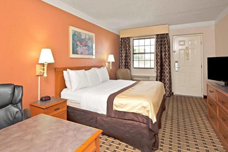Red Roof Inn Houston North - Fm1960 & I-45 Westfield Exterior foto